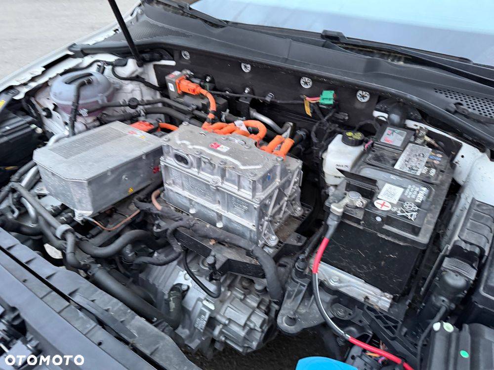 Volkswagen Golf e-Golf - 35