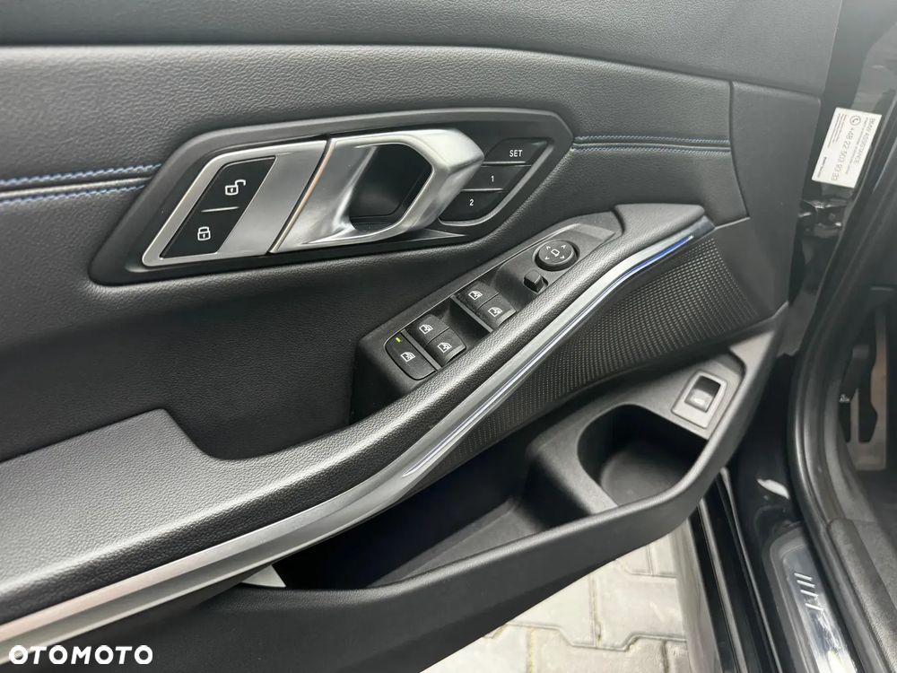 BMW Seria 3 M340i xDrive sport - 13