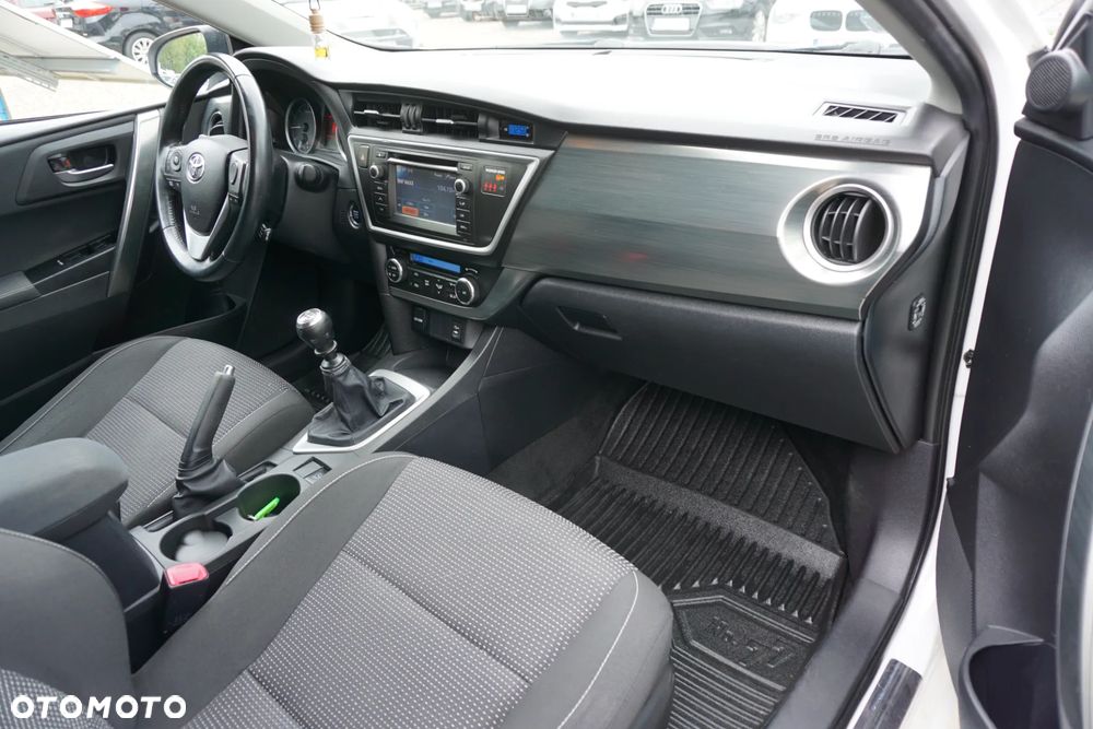 Toyota Auris 2.0 D-4D Comfort - 15