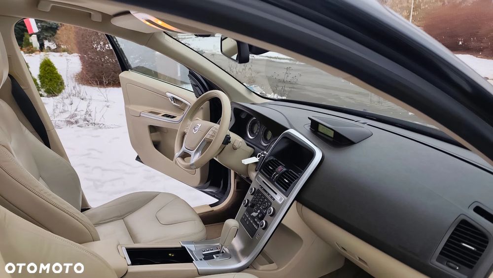 Volvo XC 60 D5 AWD RDesign - 36