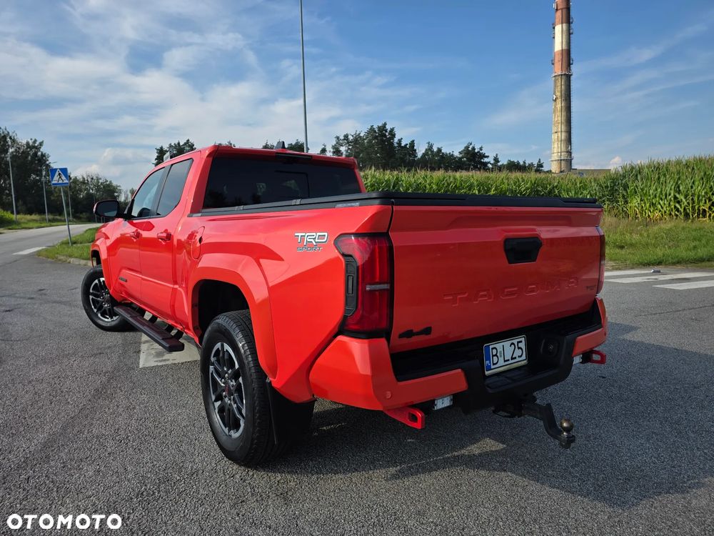 Toyota Tacoma - 8