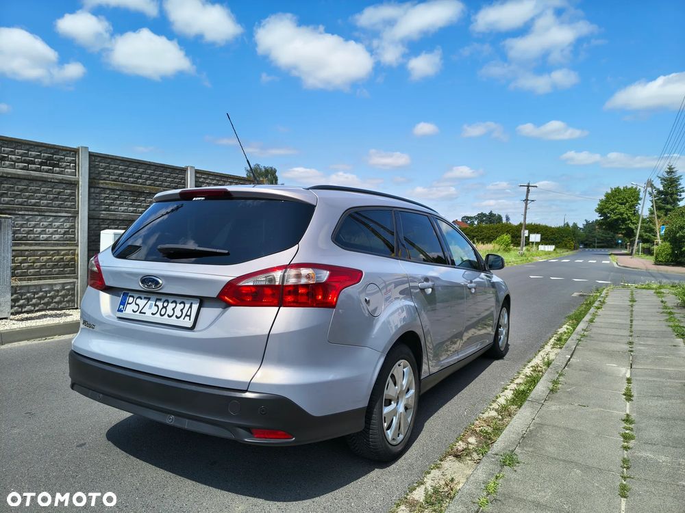 Ford Focus - 36