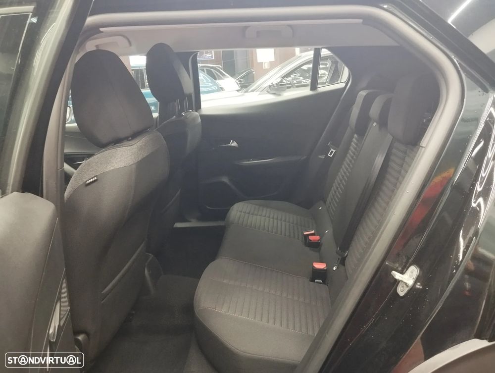 Peugeot 2008 1.2 PureTech Active Pack - 12