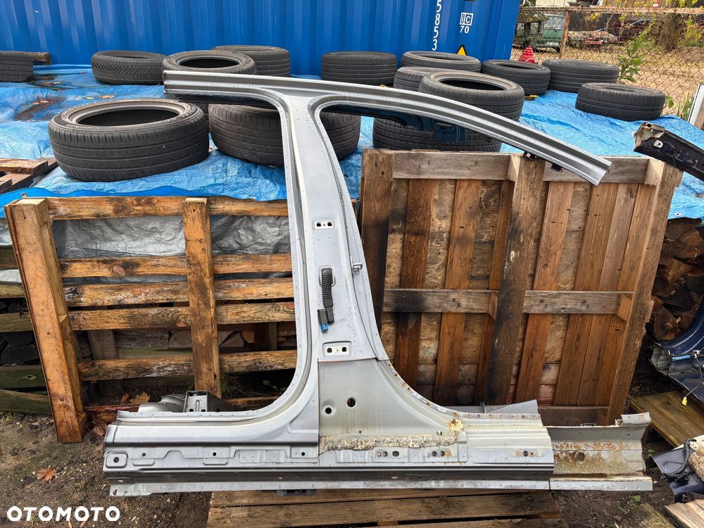 Volvo XC90 II 2016- próg ćwiartka słupek prawy prawa strona