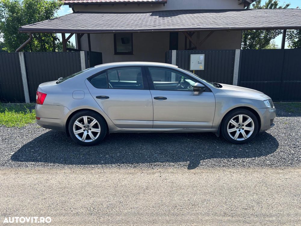 Skoda Octavia 1.6 TDI STYLE - 6