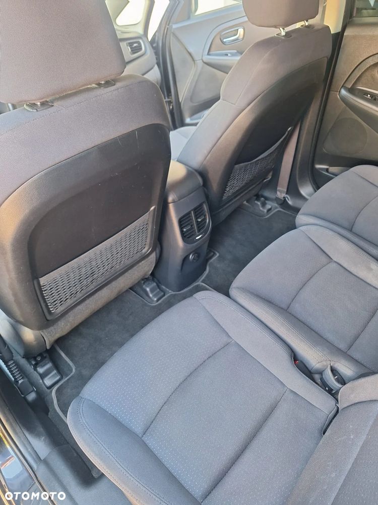 Kia Carens 1.7 CRDi Spirit - 10