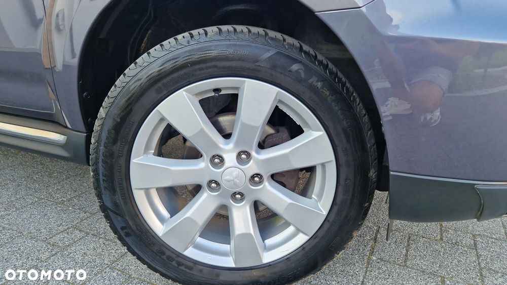 Mitsubishi Outlander 2.0 Invite 2WD - 32