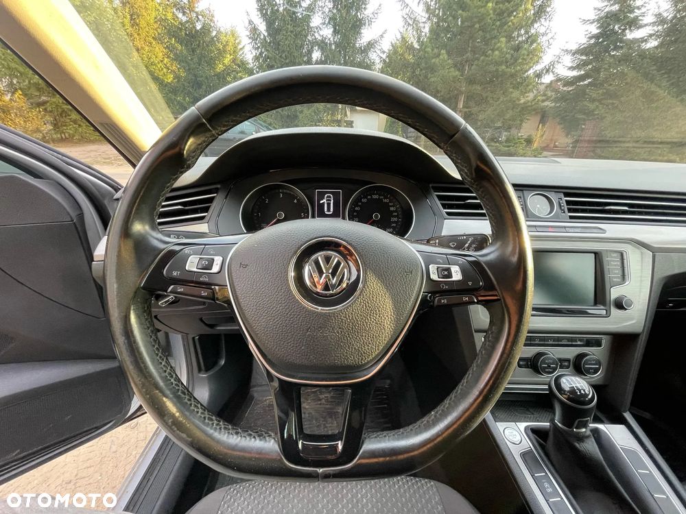 Volkswagen Passat 1.6 TDI BMT Trendline - 18