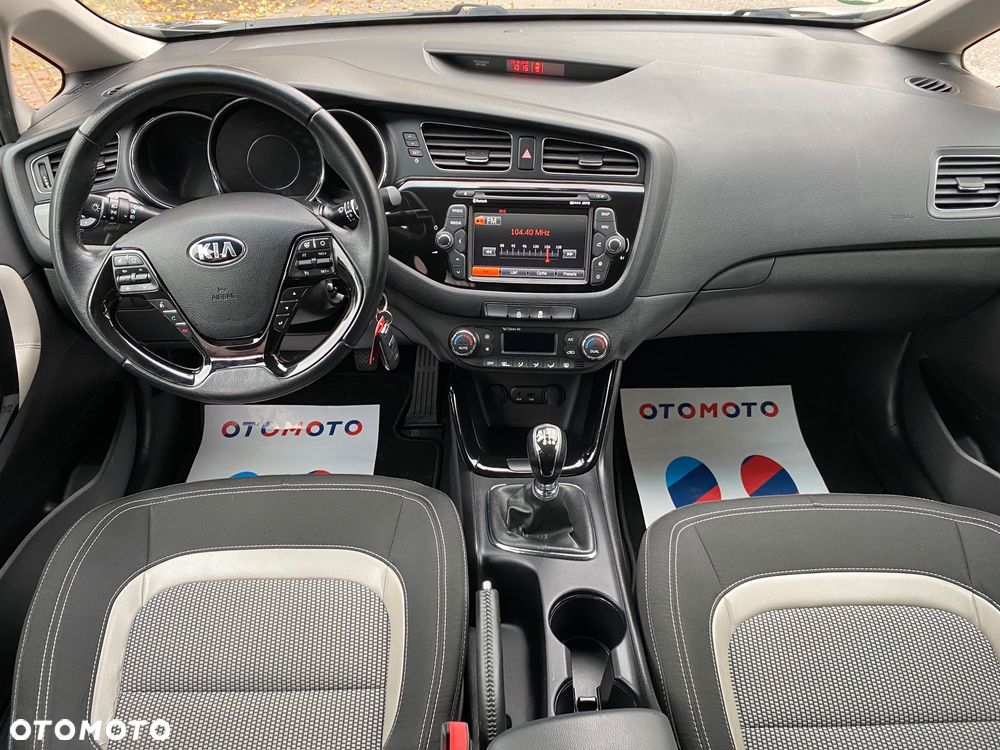 Kia Ceed 1.6 GDI Dream Team Edition - 3