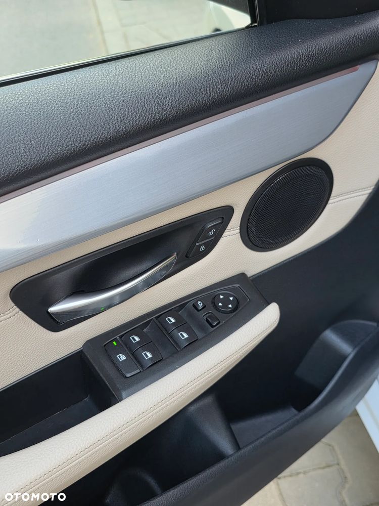 BMW Seria 2 220i Luxury Line - 27