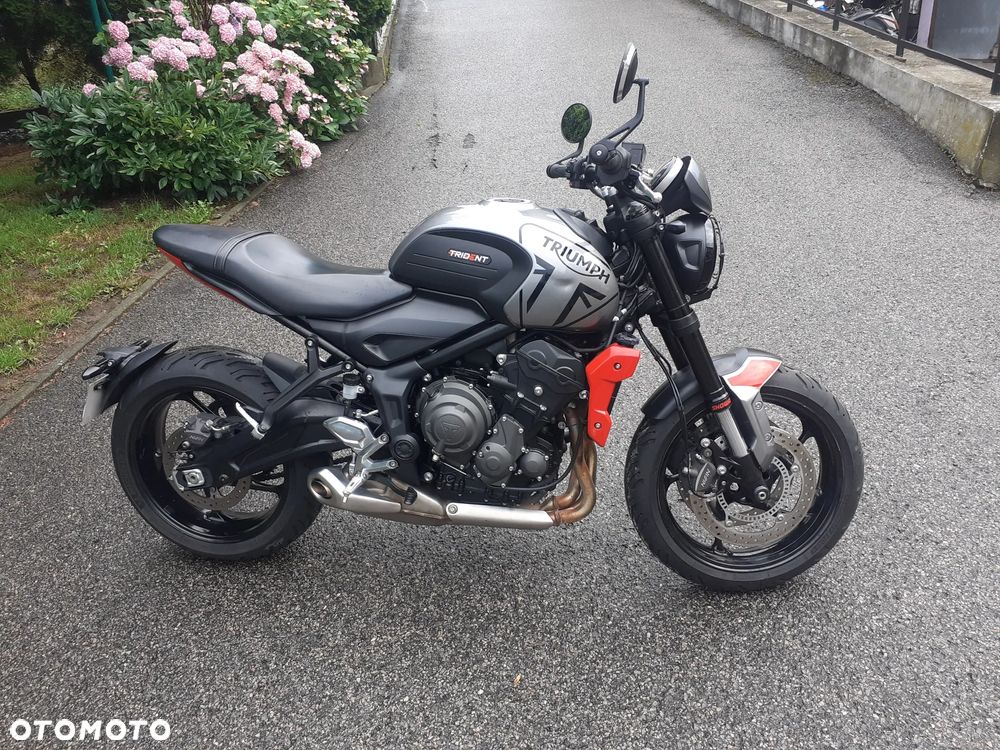 Triumph Trident - 1