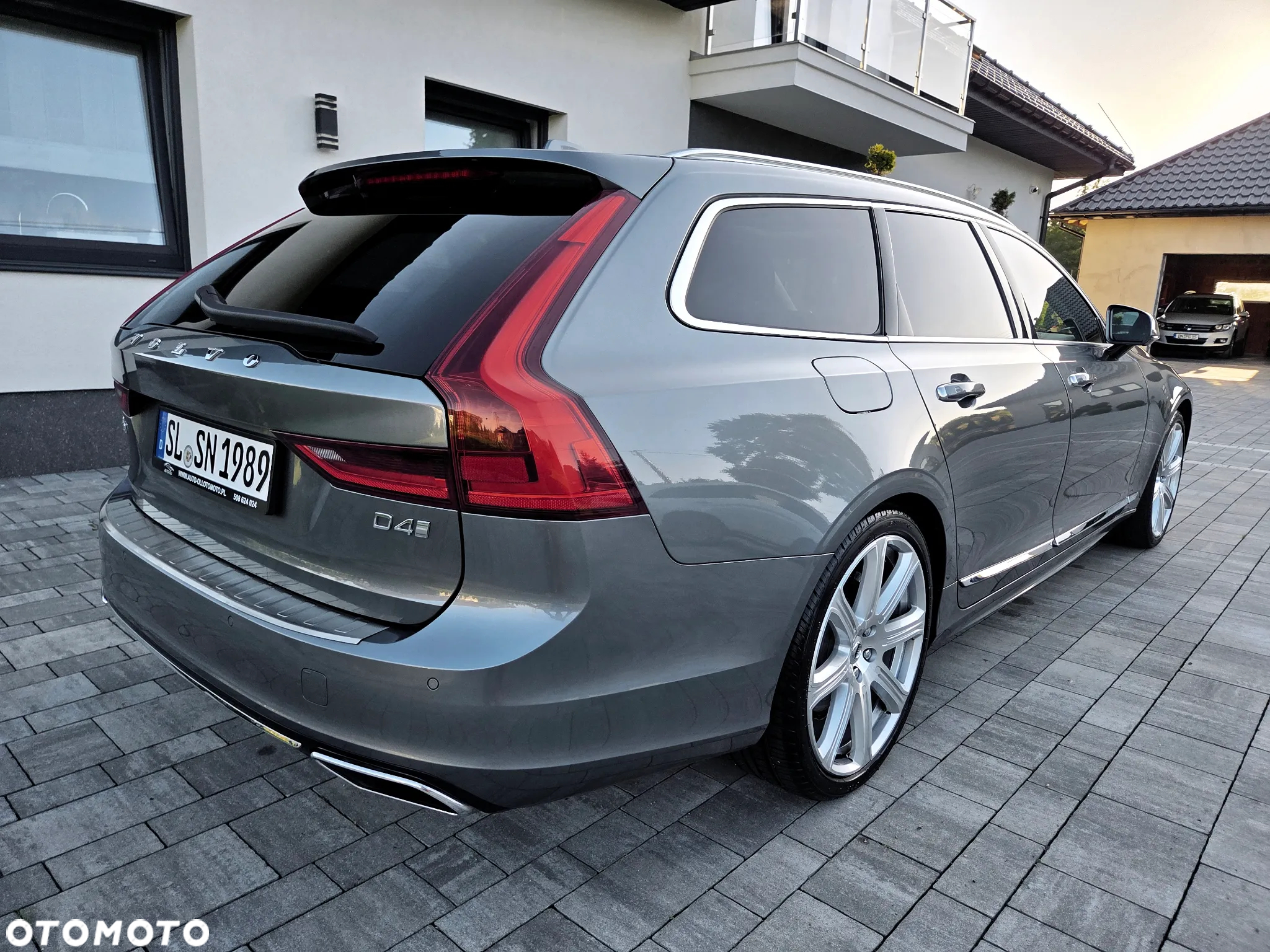 Volvo V90 D4 Inscription - 4