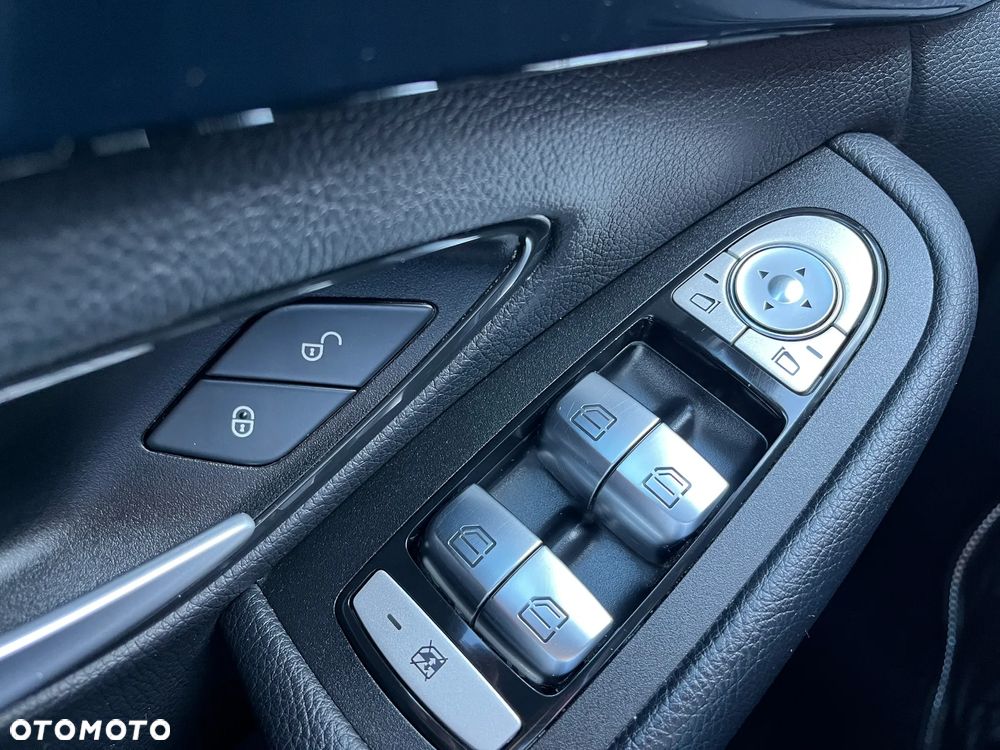 Mercedes-Benz Klasa C 200 d - 18