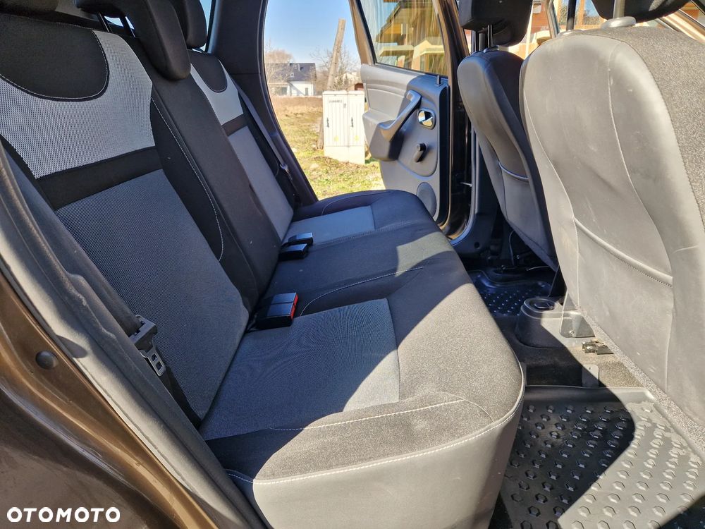 Dacia Duster 1.6 SCe Laureate S&S - 14