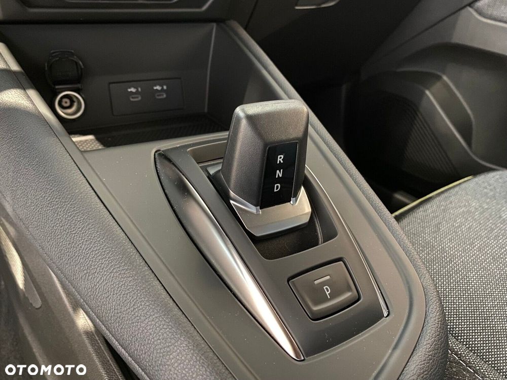 Mitsubishi Grandis - 13