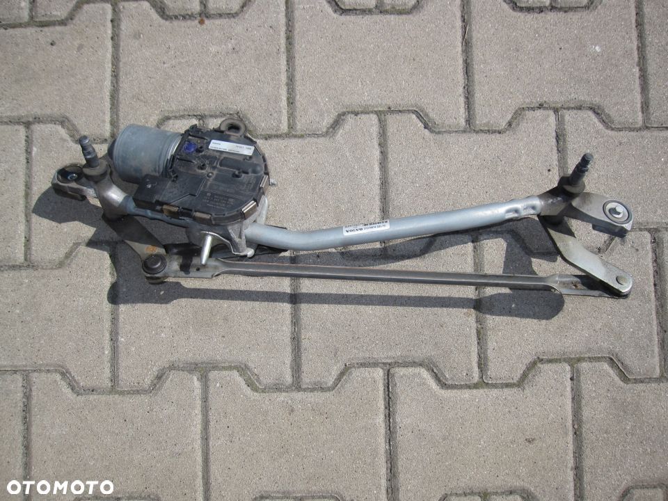V40 II 15r silnik i mechanizm wycieraczek 131211