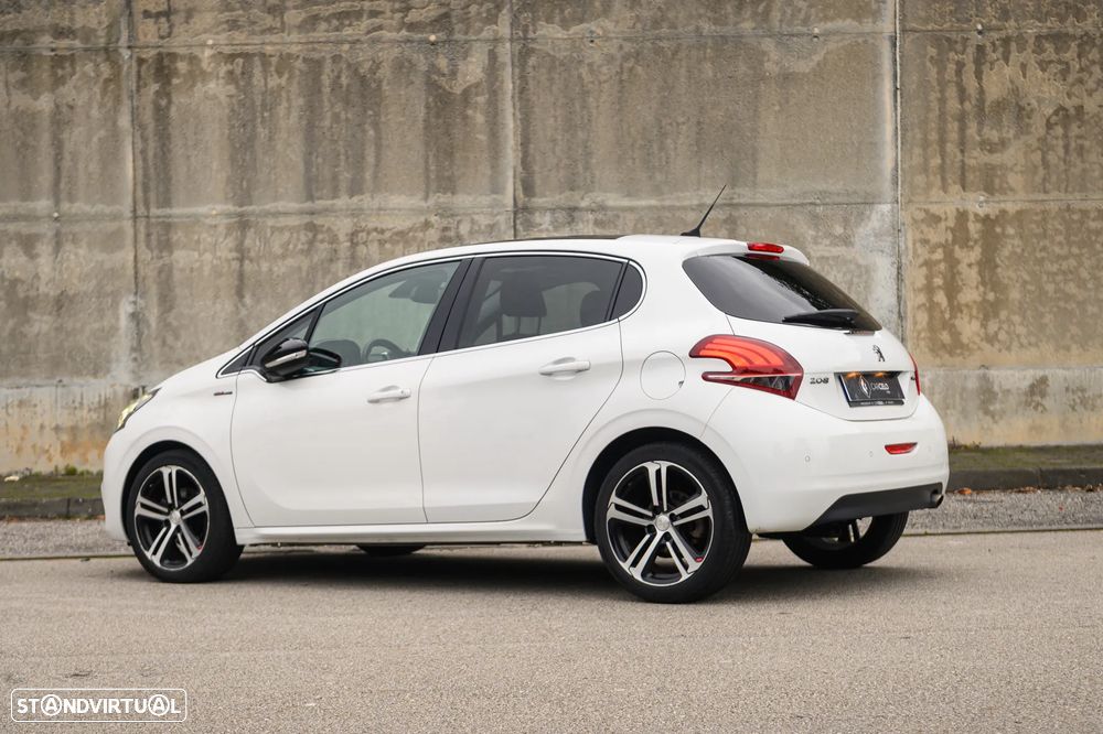 Peugeot 208 1.2 PureTech GT Line - 4