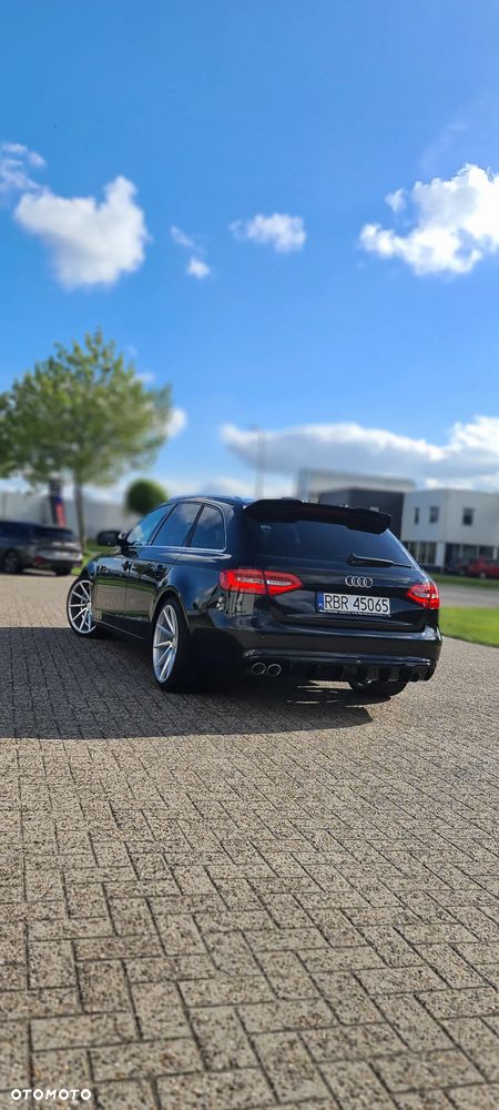 Audi A4 Avant 2.0 TDI DPF clean diesel S line Sportpaket - 22