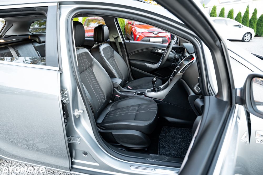 Opel Astra 1.4 Turbo 150 Jahre - 27