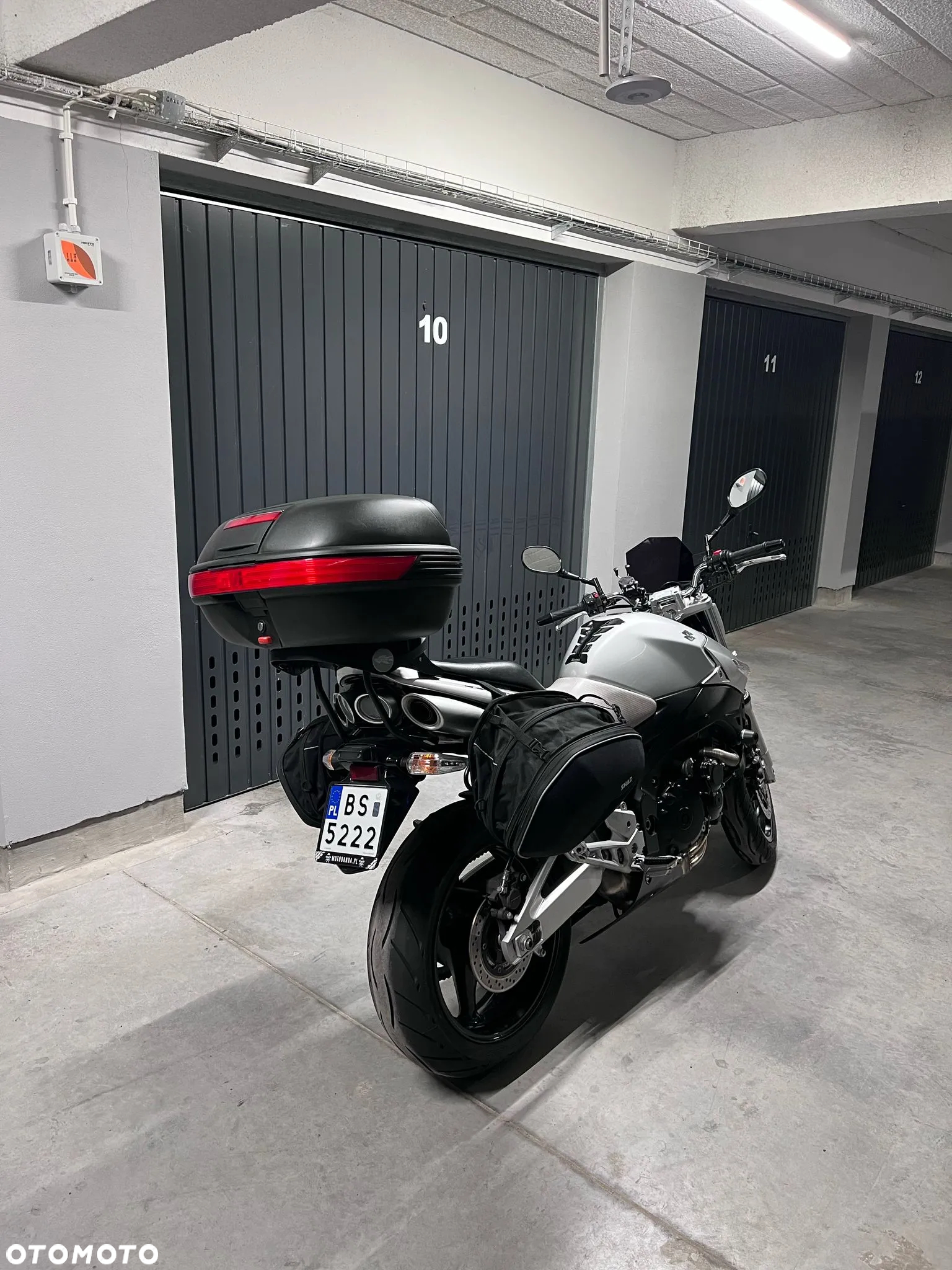Suzuki GSR - 18