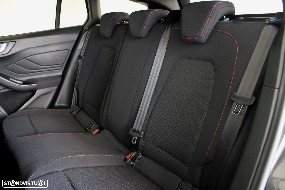 Ford Focus SW - 15