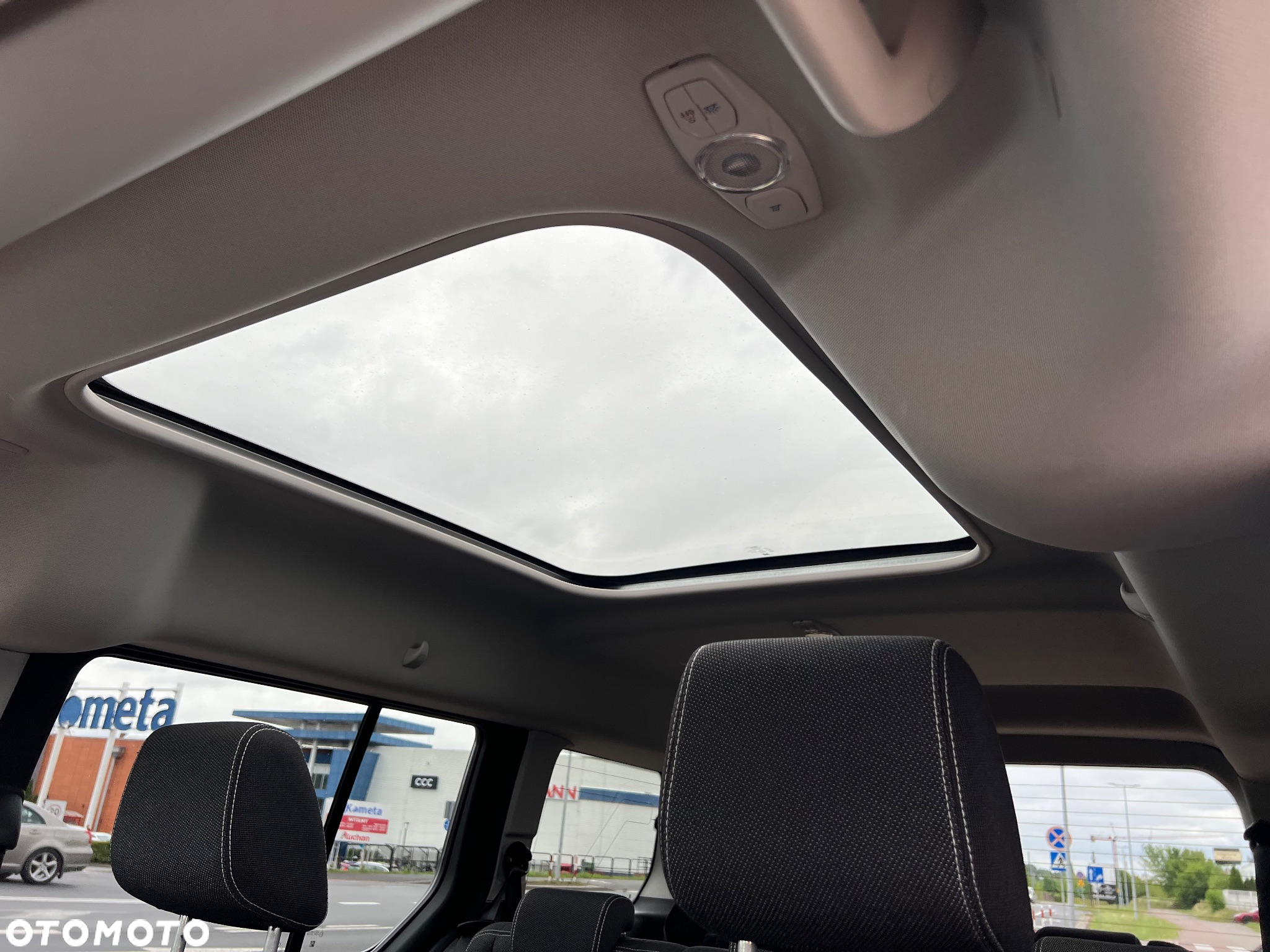 Ford Tourneo Connect 1.5 EcoBlue Start-Stop Titanium - 28