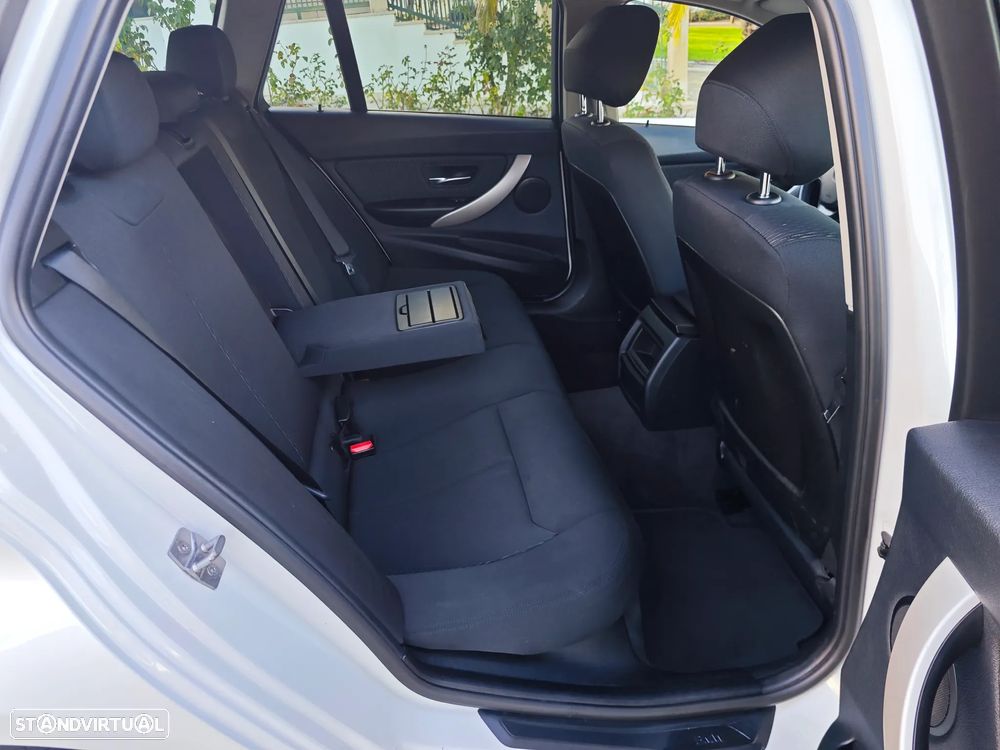 BMW 320 d Touring EfficientDynamics Line Sport - 8