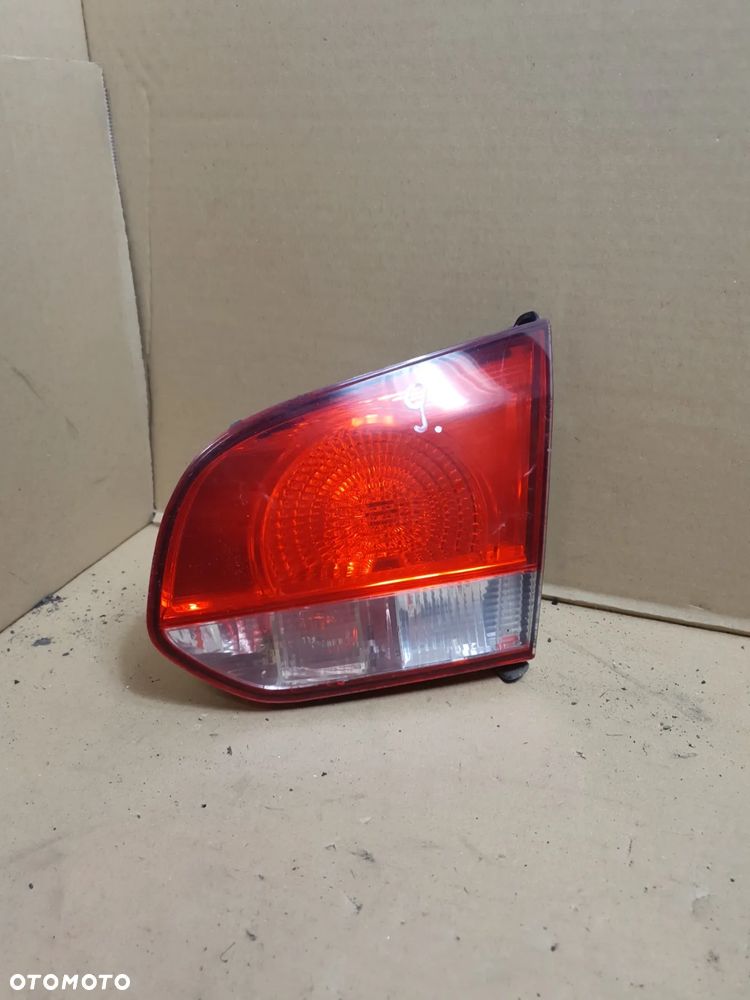 . LAMPA PRAWA W KLAPE VOLKSWAGEN GOLF 6 - 3