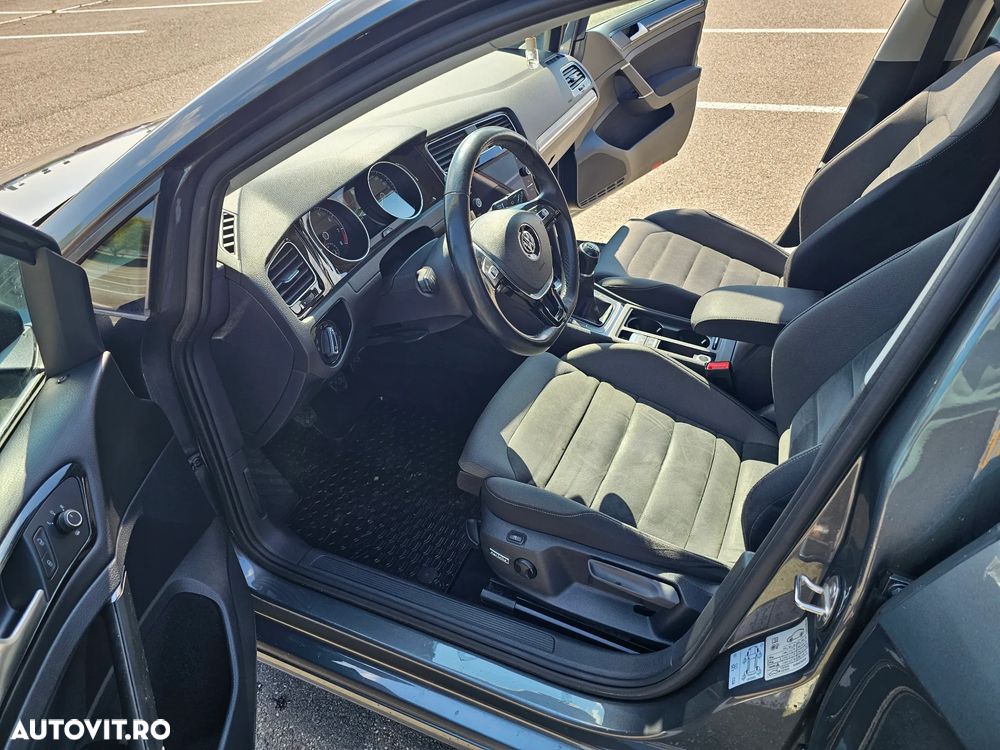 Volkswagen Golf - 29