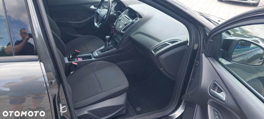 Ford Focus 1.0 EcoBoost Trend - 12