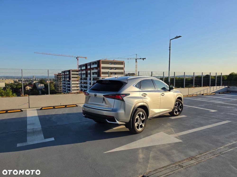 Lexus NX 300h Elegance AWD - 8