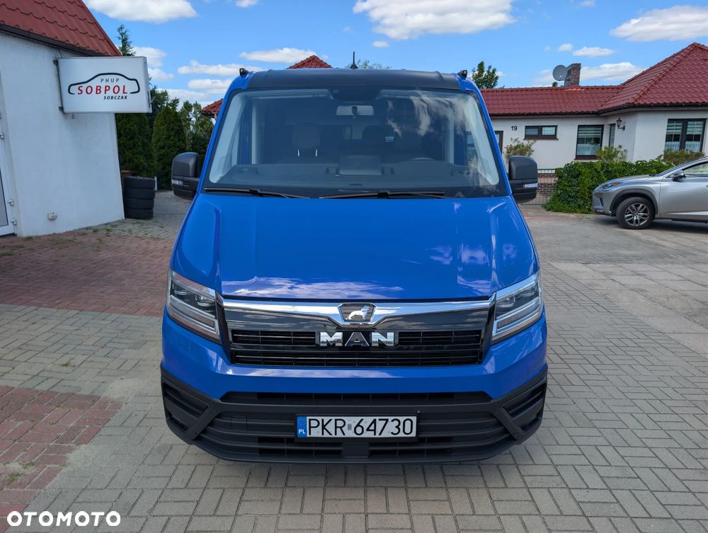 MAN TGE 3.180 Volkswagen Crafter 7 osób Autolaweta Dubel kabina - 39