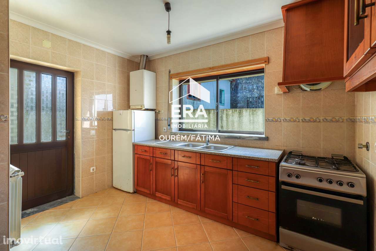 Moradia T4 localizada em Vilar dos Prazeres, Ourém - Grande imagem: 5/10