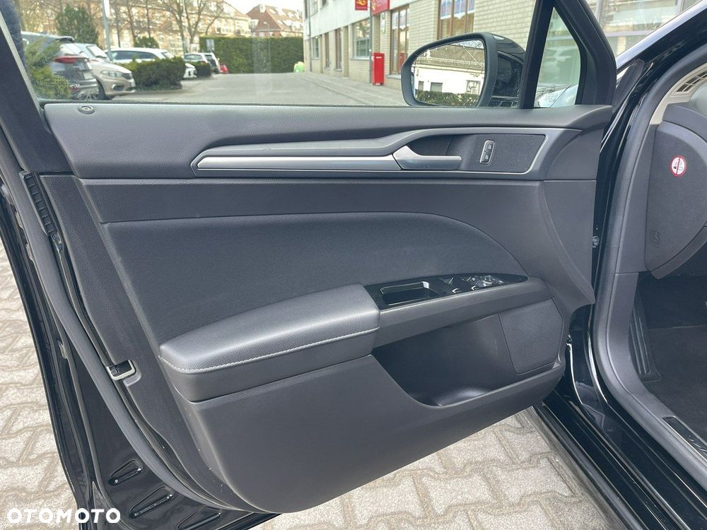 Ford Mondeo - 17