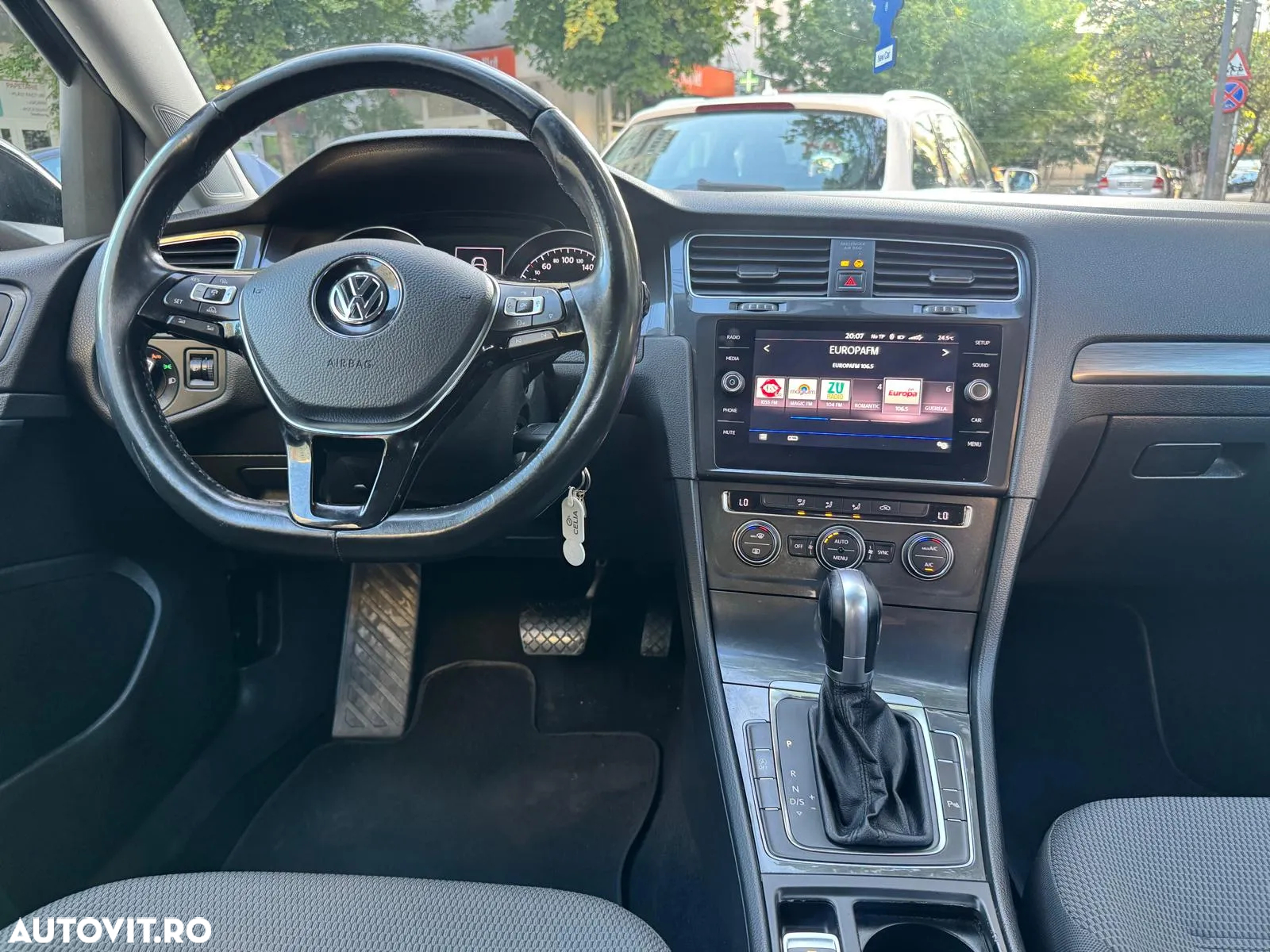 Volkswagen Golf - 5