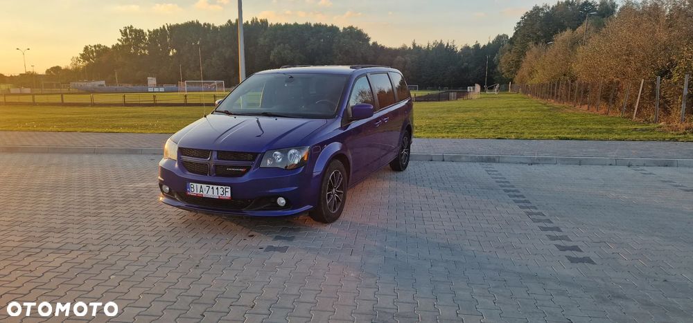 Dodge Grand Caravan - 2