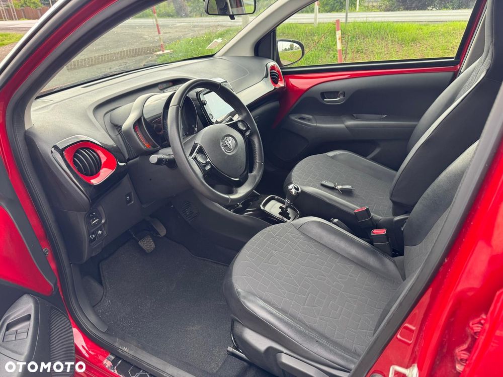 Toyota Aygo x.shift x-play connect - 10
