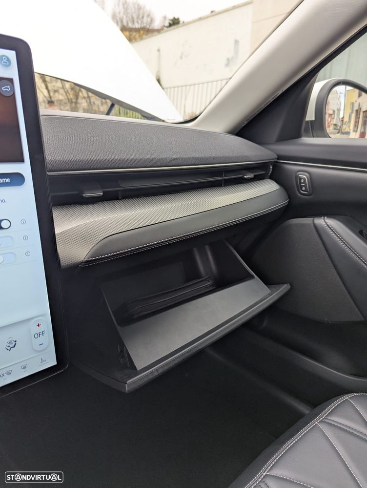 Ford Mustang Mach-E - 22