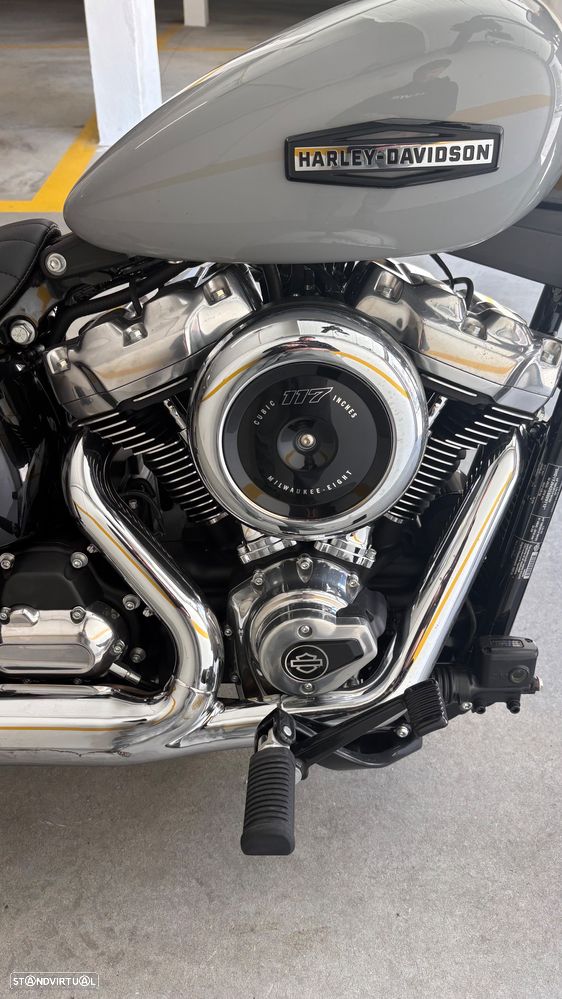 Harley-Davidson Softail Street Bob 117 - 4