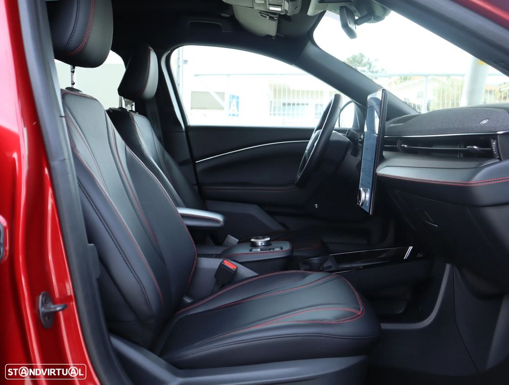 Ford Mustang Mach-E AWD PREMIUM - 20