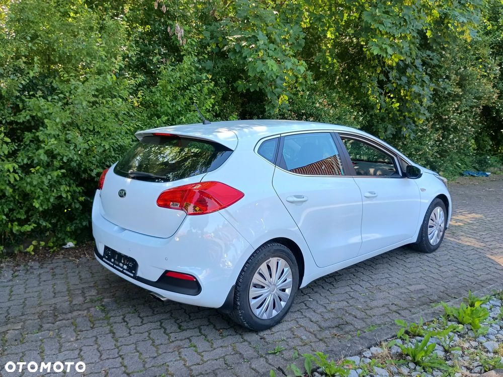 Kia Ceed - 4