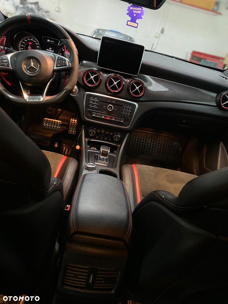 Mercedes-Benz CLA 45 AMG 4Matic 7G-DCT - 18
