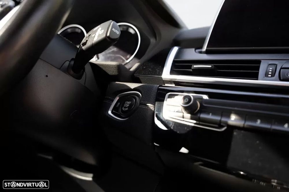 BMW 216 Active Tourer d Line Luxury - 29