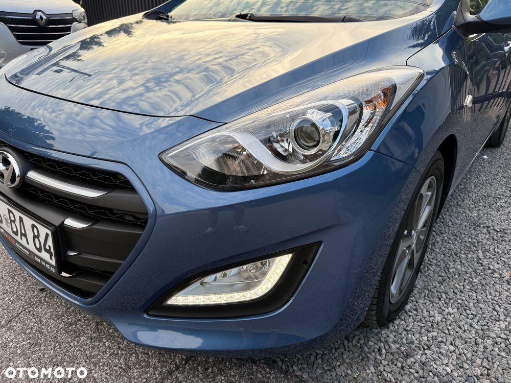 Hyundai i30 blue Kombi 1.4 YES Gold - 10