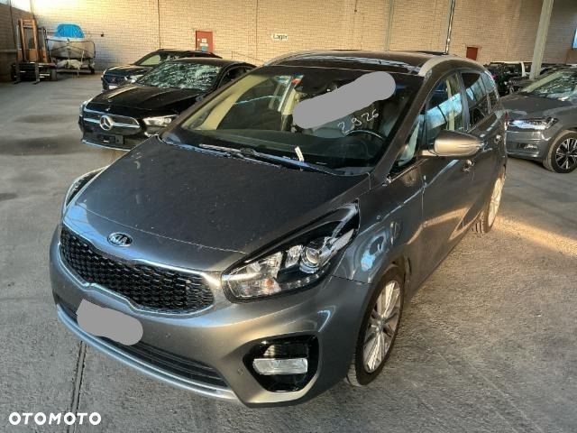 Kia Carens - 3