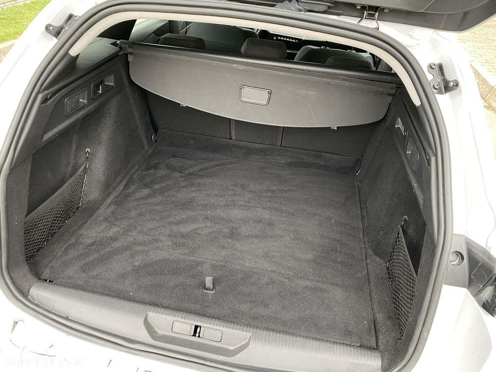 Peugeot 308 PureTech 130 EAT8 Active Pack - 28