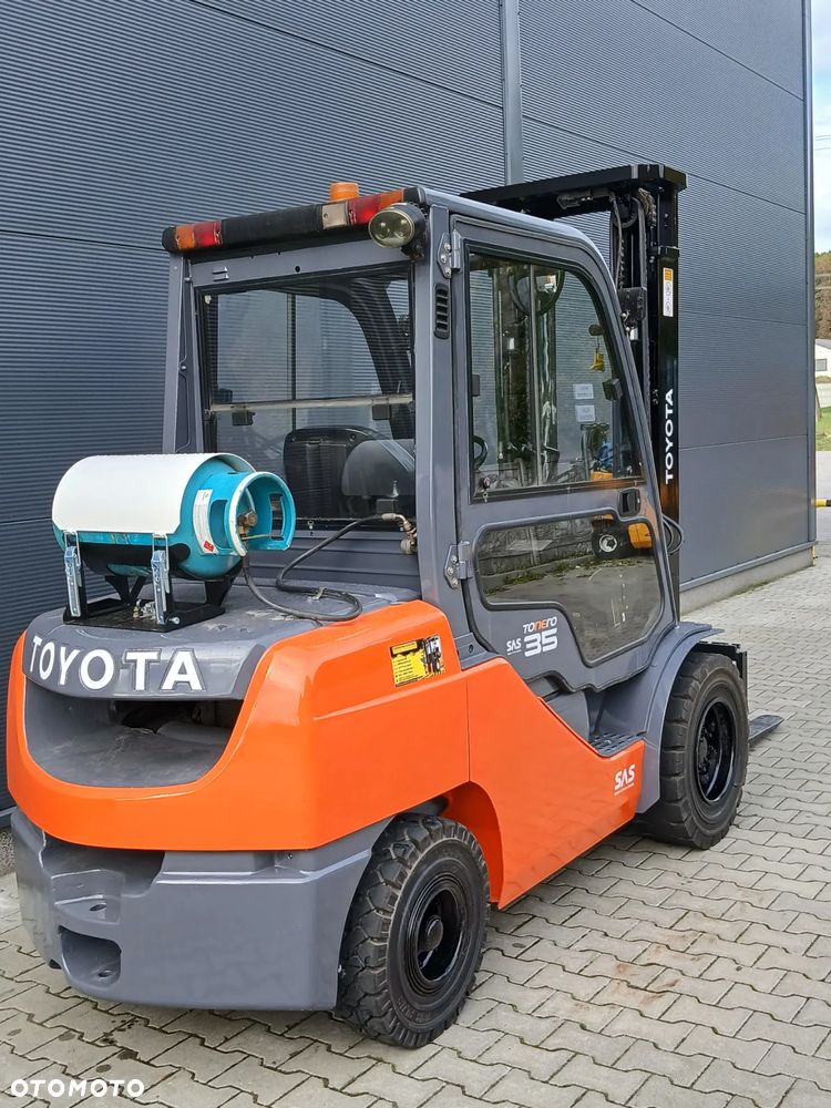 Toyota 02-8FGJF35 - 6