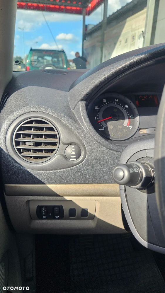Renault Clio - 18
