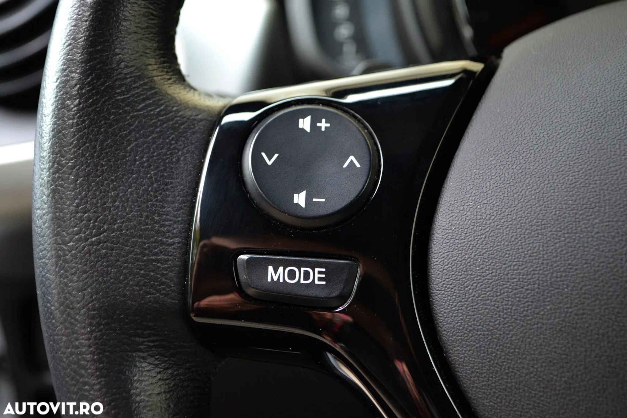 Toyota Aygo 1.0 MultiMode X - play - 28