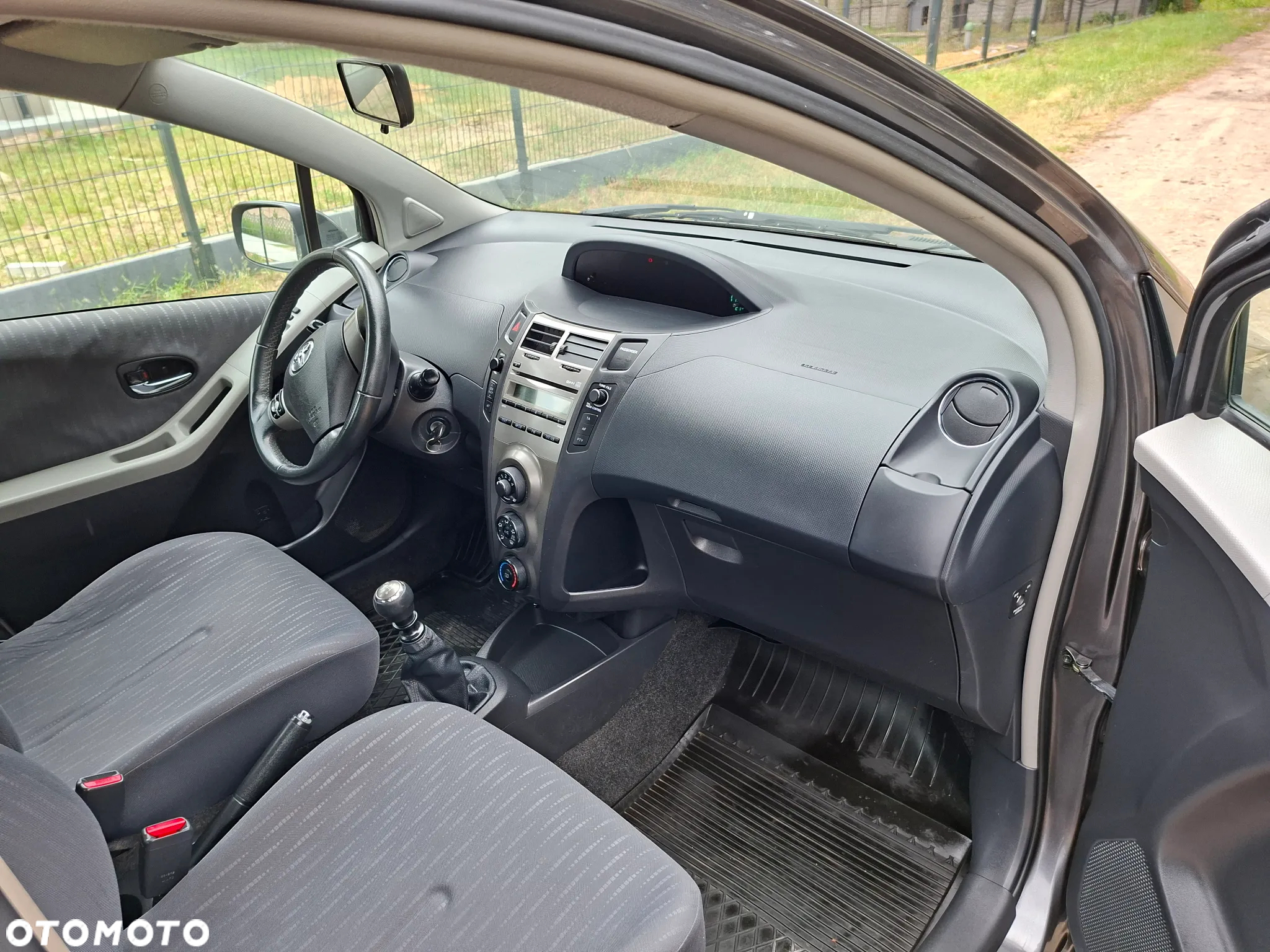 Toyota Yaris 1.33 Sol - 5